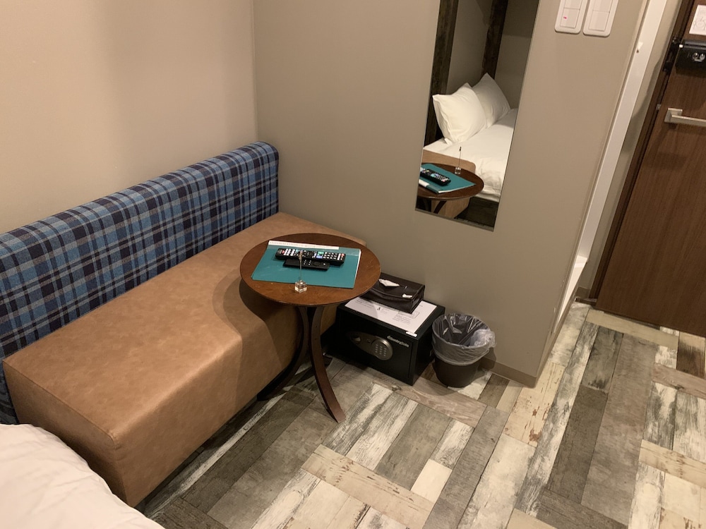 e-hostel Shinsaibashi