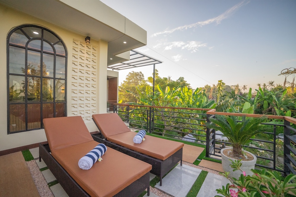 Bulan Adi Villa By Reccoma