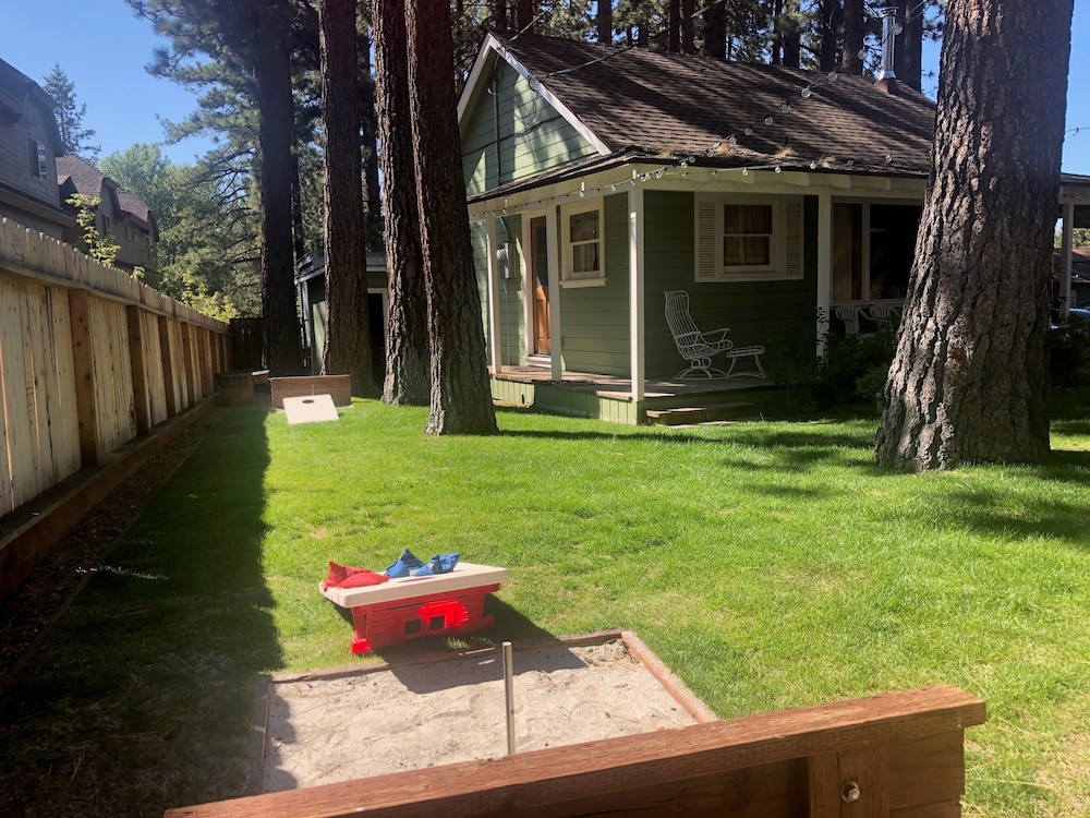 3993c Cedar Lake Tahoe 2 Bedroom Cabin by RedAwning view 4