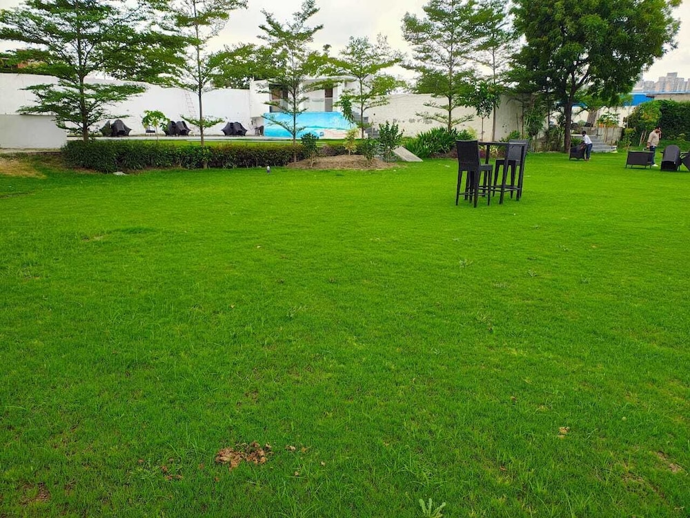 The Aamantran Greens