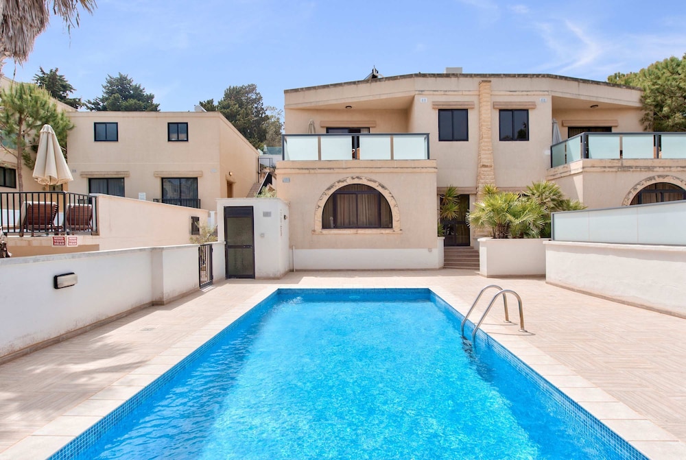 Villa Hibiscus 3 Bedroom Villa With Private Pool