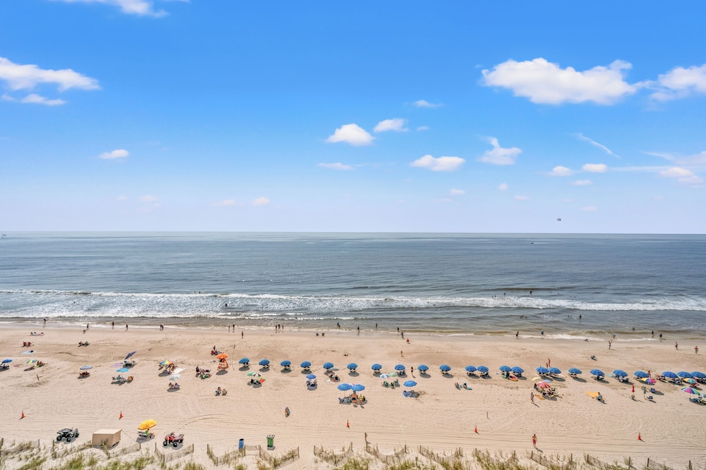 Bluewater Resort by Elliott Beach Rentals