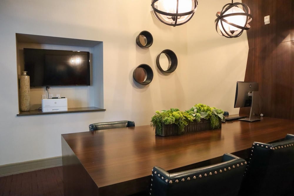 Elegant Downtown Location Recently Upgraded - Image 4