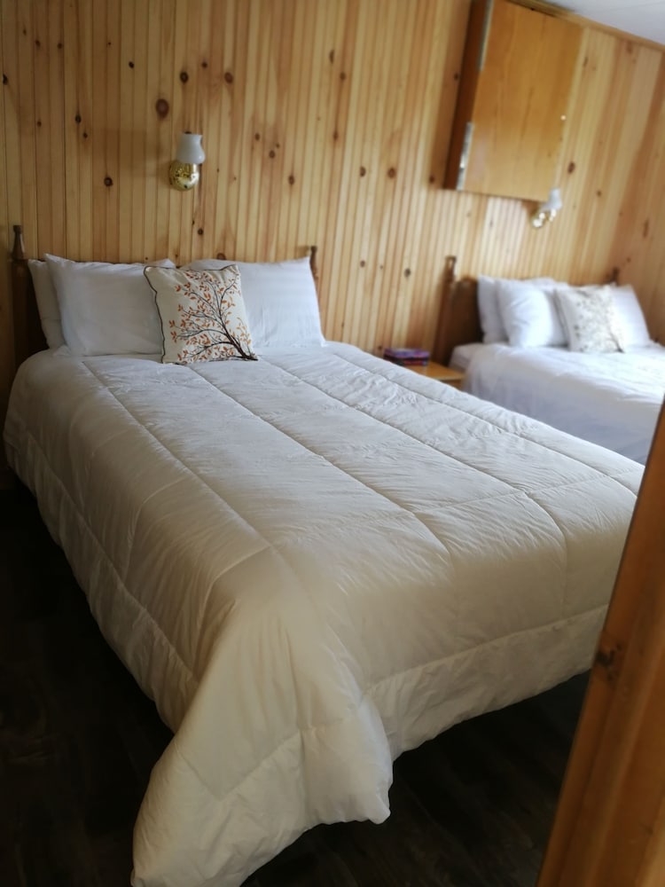 Knotty Pine Cottages