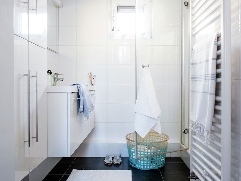Stylish Stay on the Water