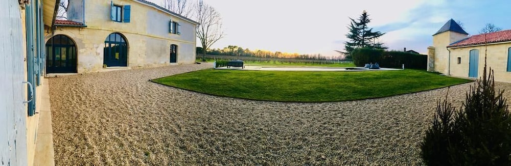 Chateau Beaulieu de Cléo view 5