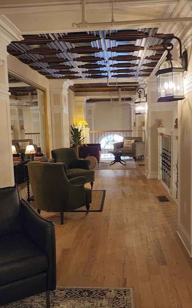 Historic Griffin Hotel