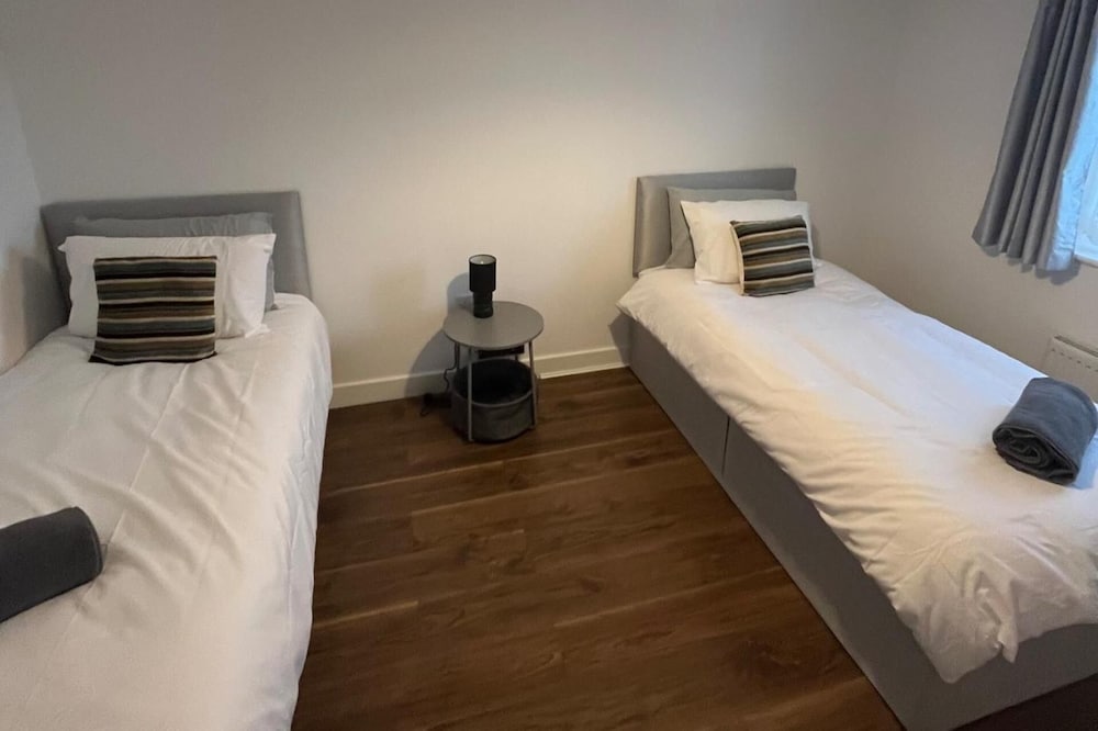 Trowbridge House, Long Stay Disc, Parking, Wifi