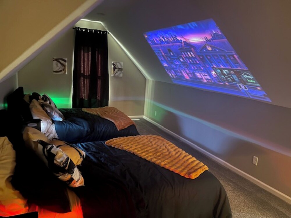 Unwind. Entertain. Explore. : Downtown Indy