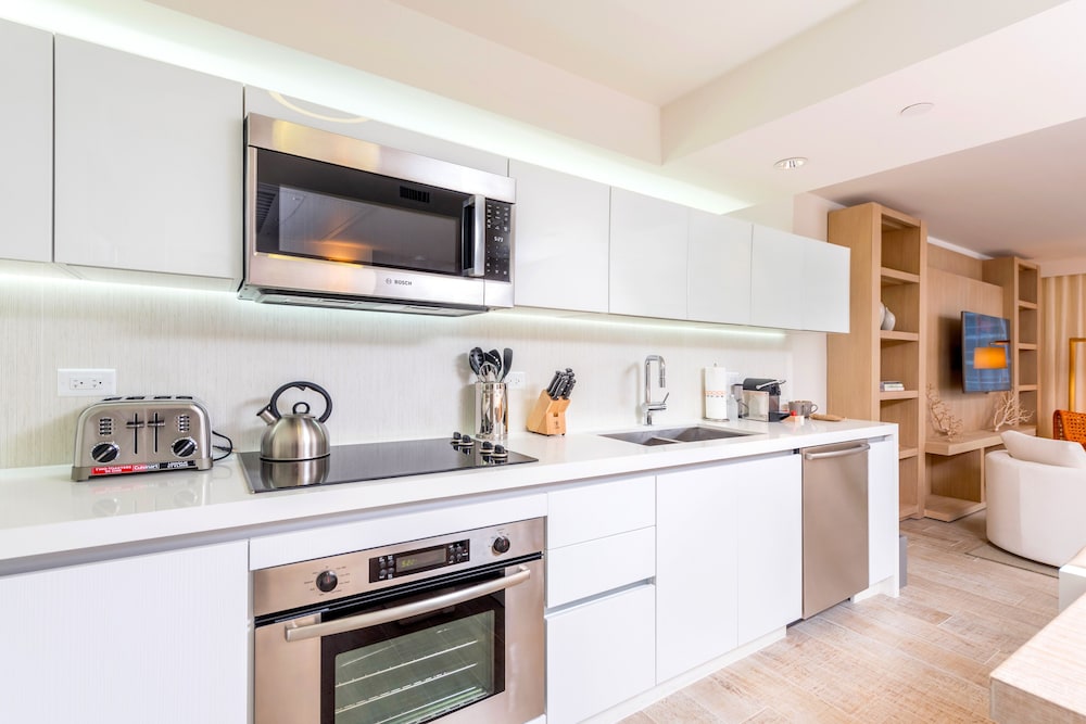 Luxury Vacation Rentals at 1 Hotel & Homes by LRMB