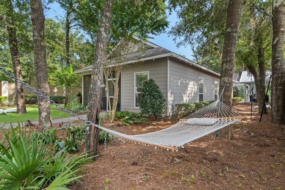 Honey Bee Bungalows by Avantstay Boat Friendly, Pool Access