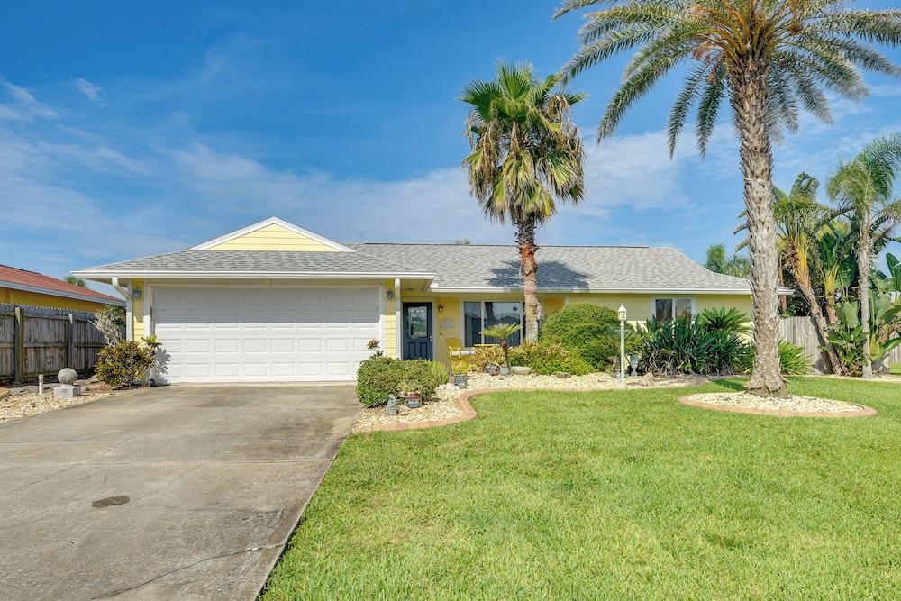 Swim, Fish & Walk to Shore: Ormond Beach Home!
