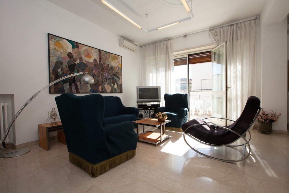 Rental In Rome Devoti Apartment