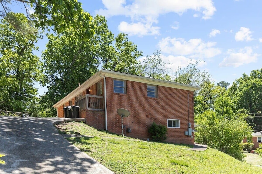 Broadmoor Bungalow - Both Units