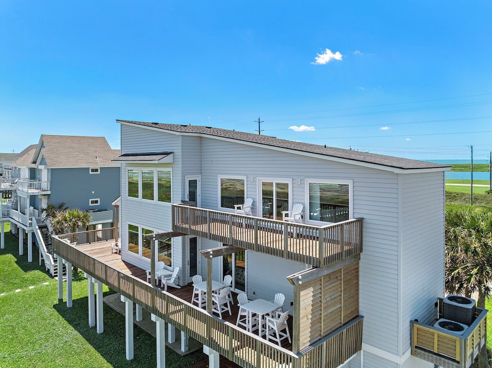Sandcastle by Ryson Vacation Rentals