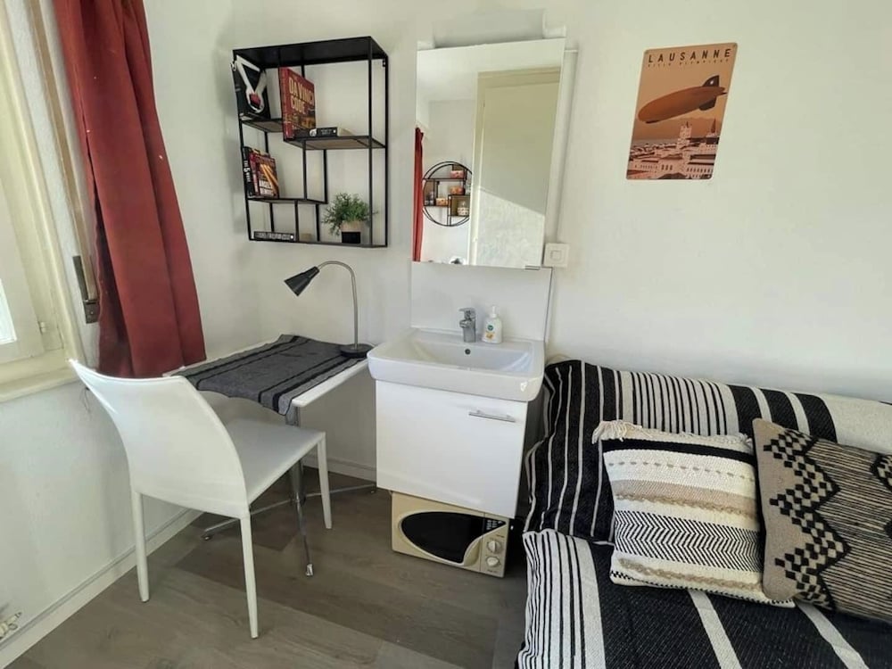Room-independent Room With Stunning View