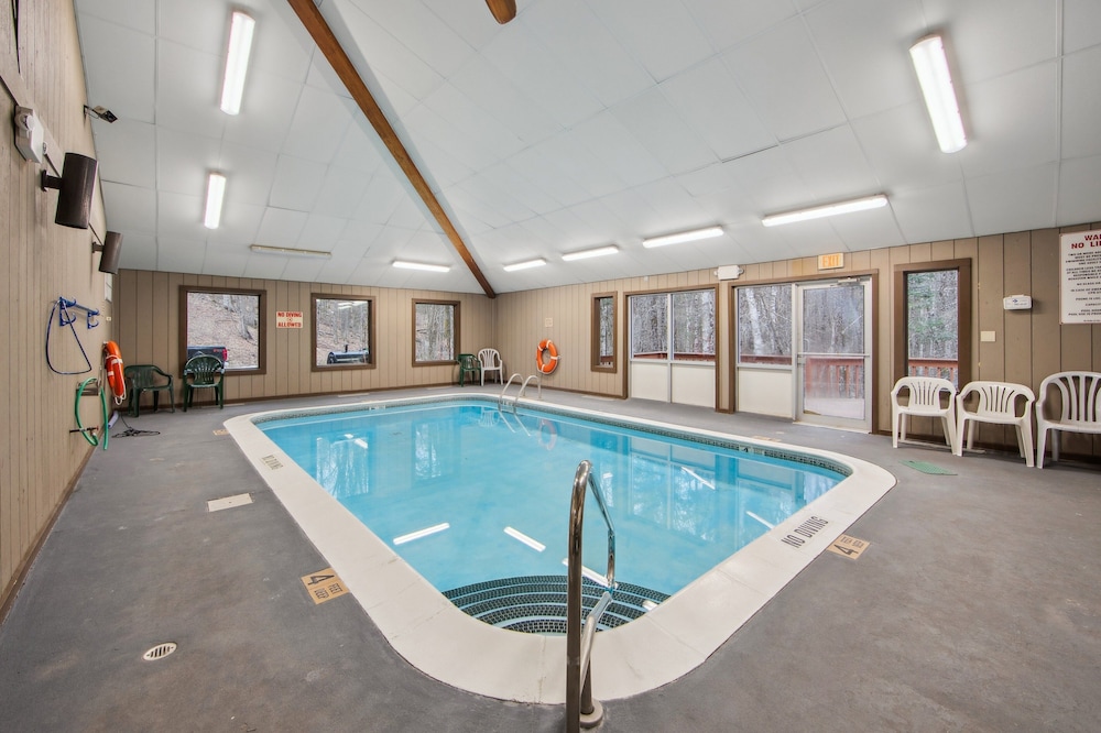 Peaceful Valley 72i - A Cozy Mountain Retreat 2 Bedroom Townhouse by The Summit at Gore Mountain