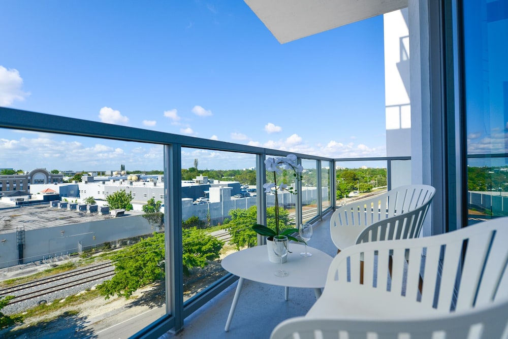 Luxury Condo with Den at Design District