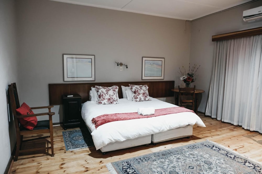 Karoo Country Inn Hotel