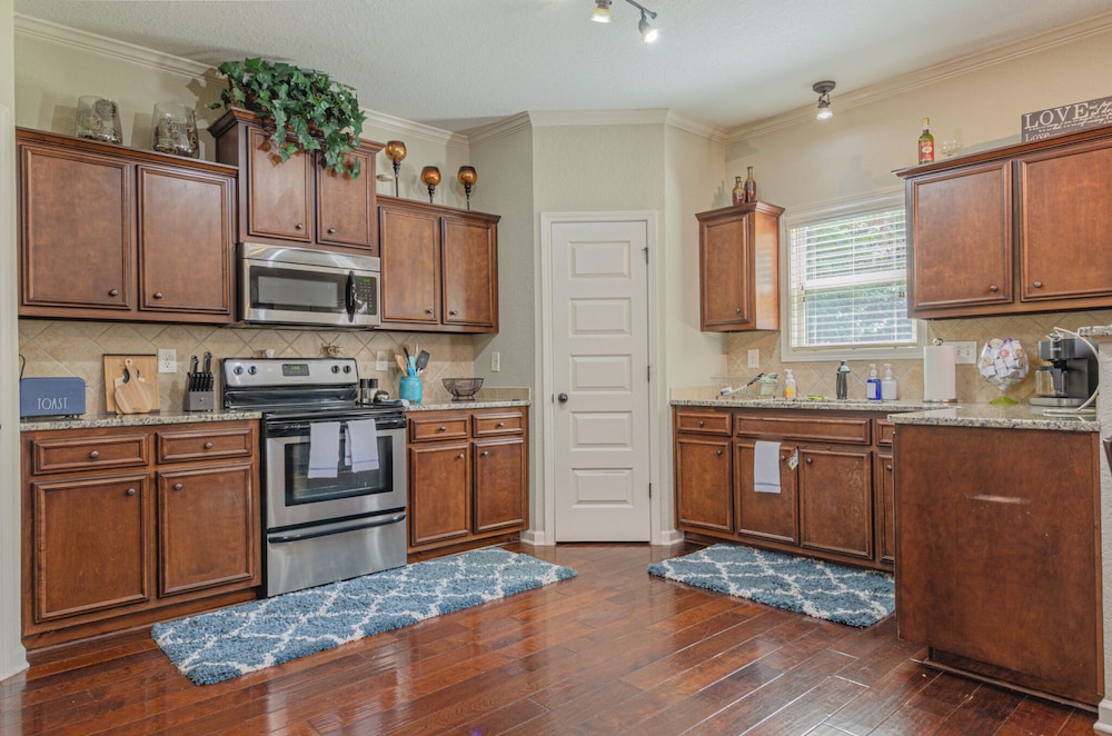 Serene Family Hideaway 4Br w Pool Table