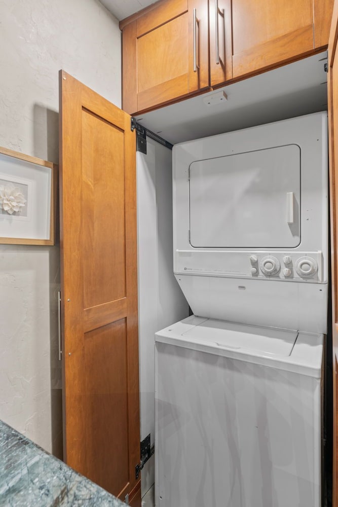 Stylish Westwood Condo