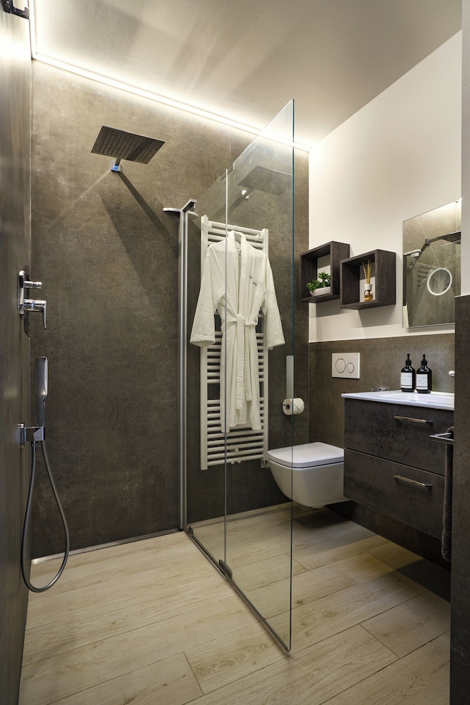 SalvatoreHomes - Torri del Benaco