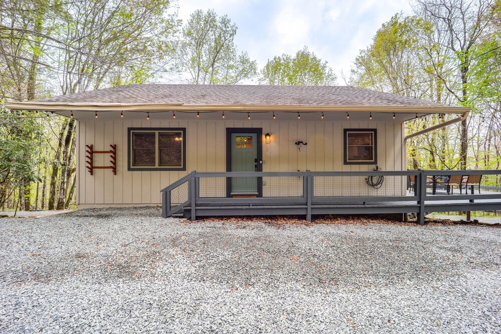 Hotel Pet-friendly Boone Vacation Rental w/ Deck! - Image 1