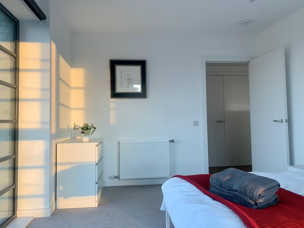 Luxury Entire 2 Bedroom Flat - Wembley Stadium view 5