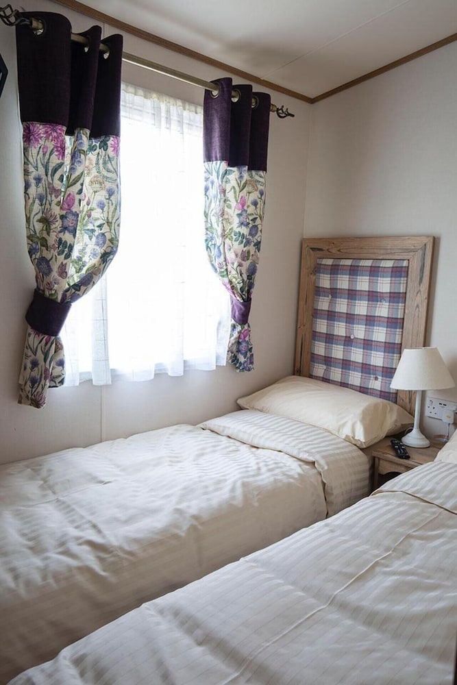 Stunning 2 Bed Chalet in Silversands Lossiemouth view 4