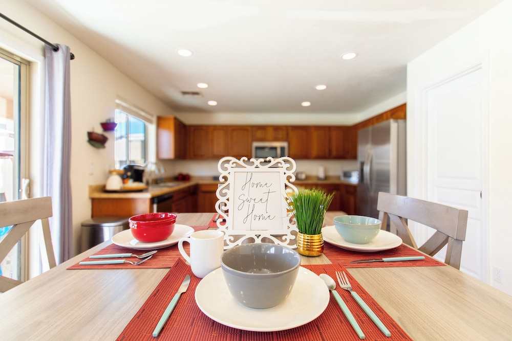 Casa Desert Willow 5BR Home & Pool