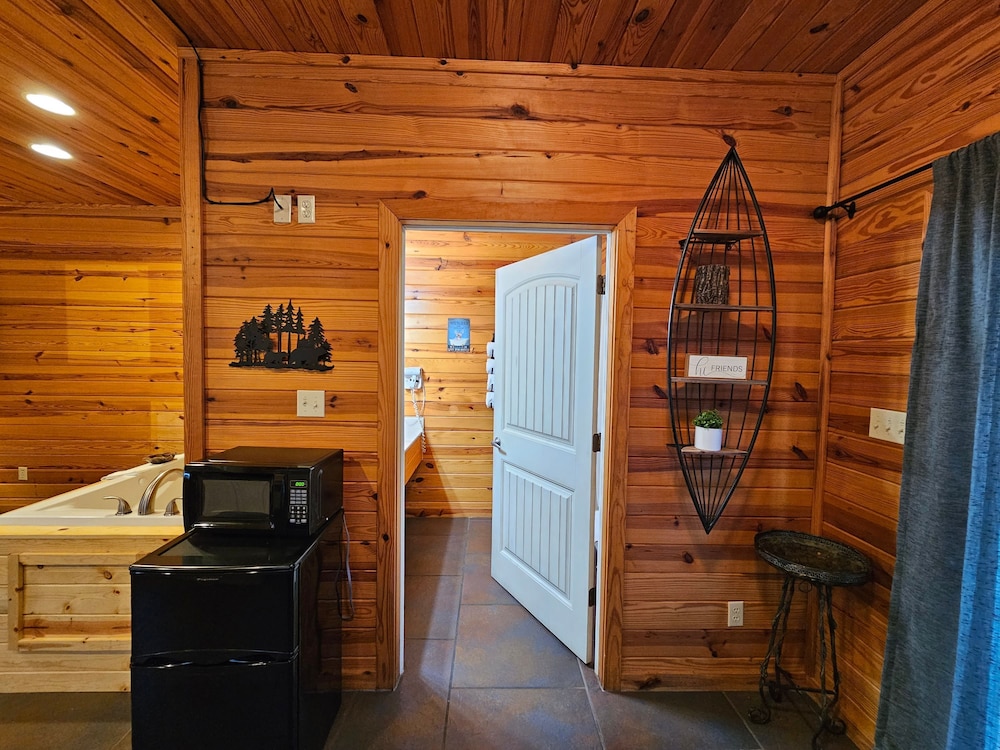 Honey Bear Haven Suite 1