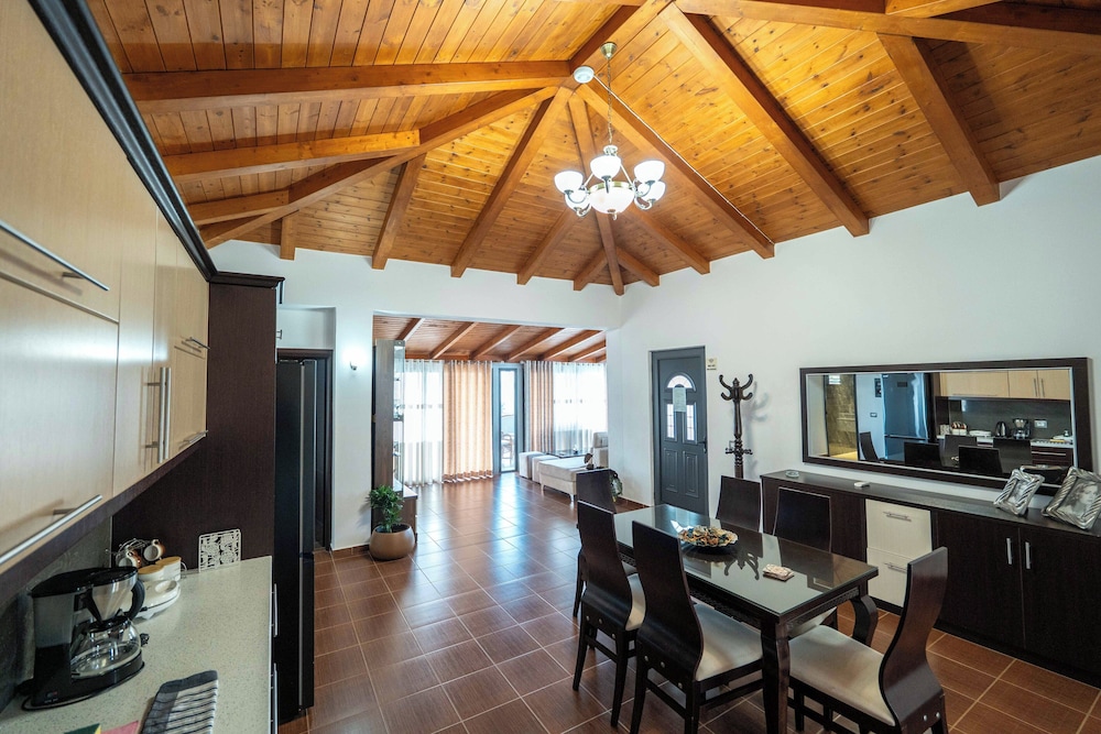Villa JIOTA