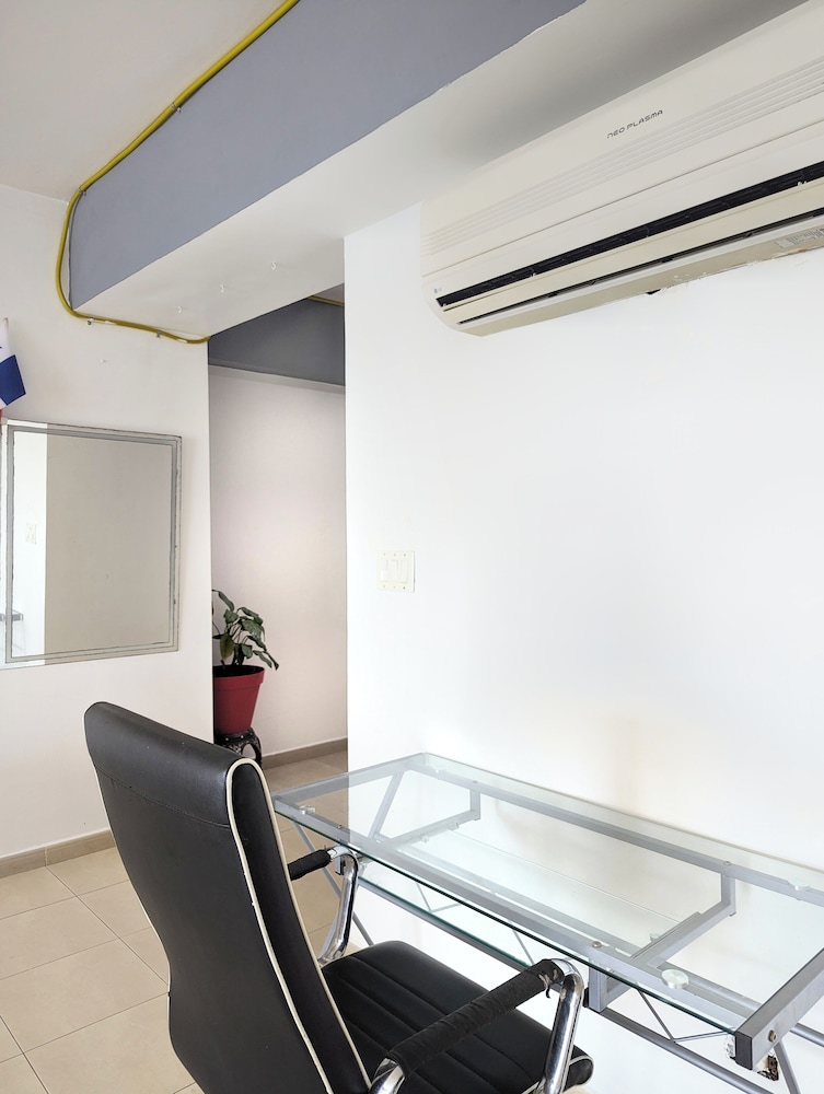 YC 2301-C l Apartamento 2BR en av balboa