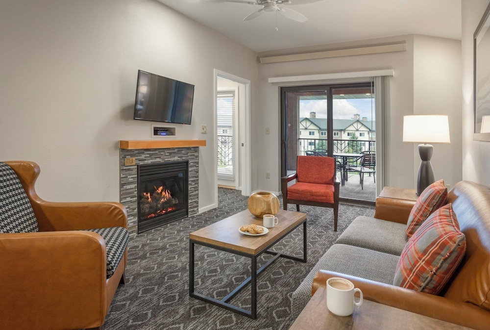 Luxury Vacation Condos by West Gate Entrance -Yellowstone National Park