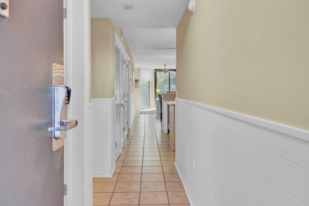 Beachfront, Pool Access, Balcony w/ Oceanview 222 D Shipwatch by Avantstay