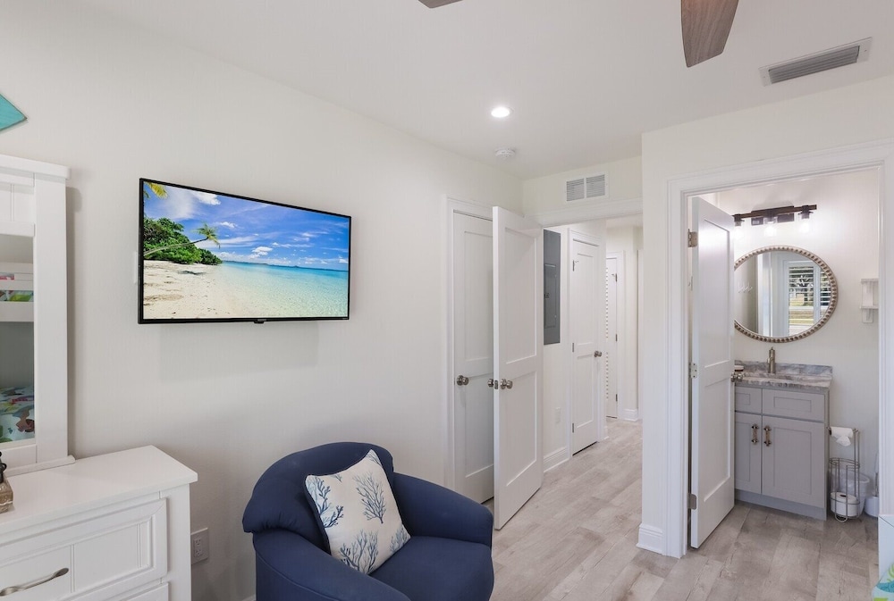 Surf Riders 4 Bedroom Home