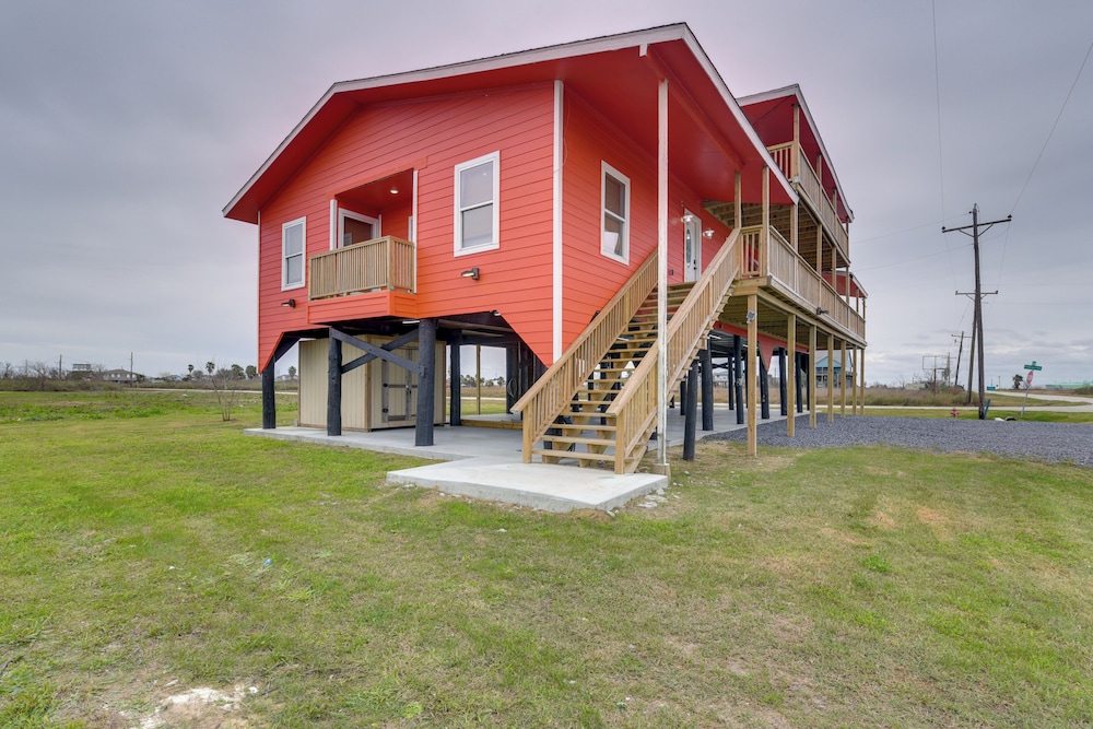 3 Mi to Bolivar Beach: Quiet Condo w/ Balcony