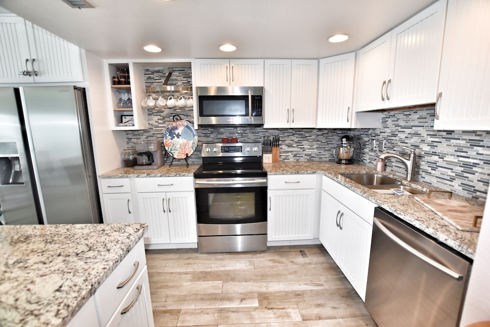 1008 Waters Edge Resort 1 Bedroom Condo