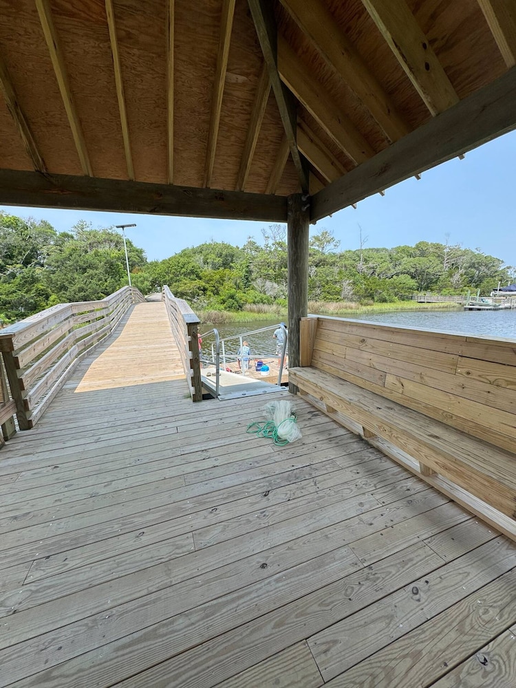 New Listing Lux Beach House Dog Friendly