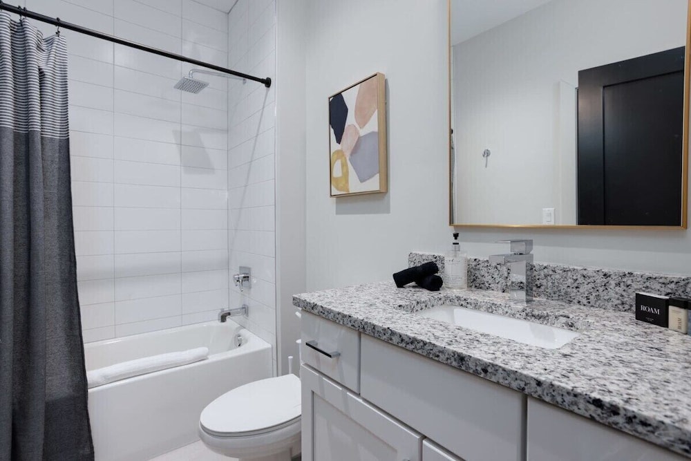 East Nash Oasis - 13 Beds - Going Fast