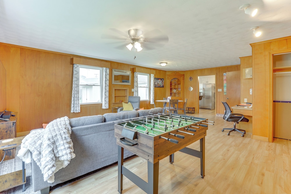 4 Mi to Main Street! Family Getaway in Zanesville