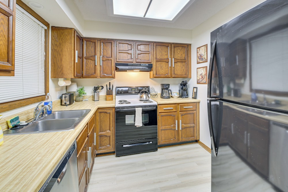 Lake Desoto Townhome: Swim Dock, Pets Welcome!