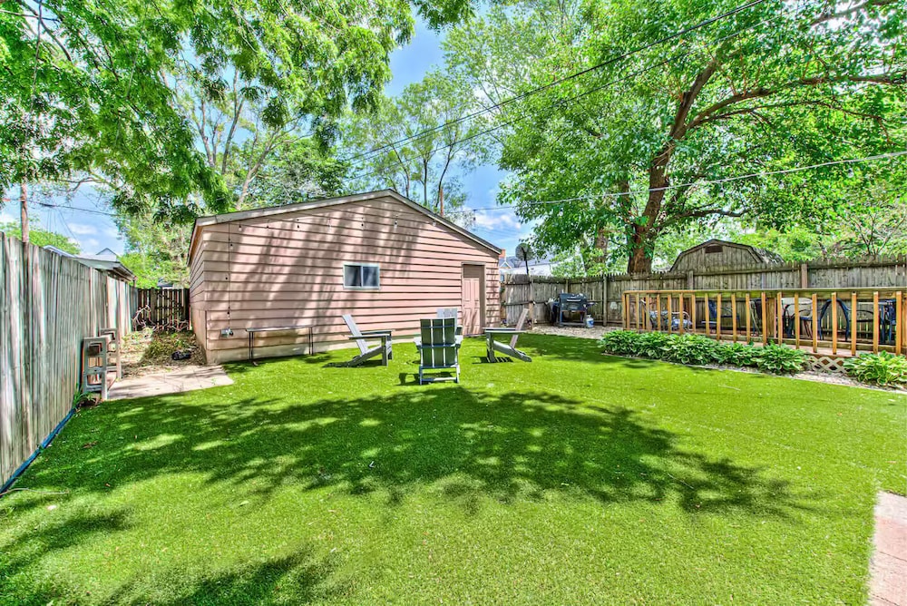 Historic Pet-Friendly Home in Downtown