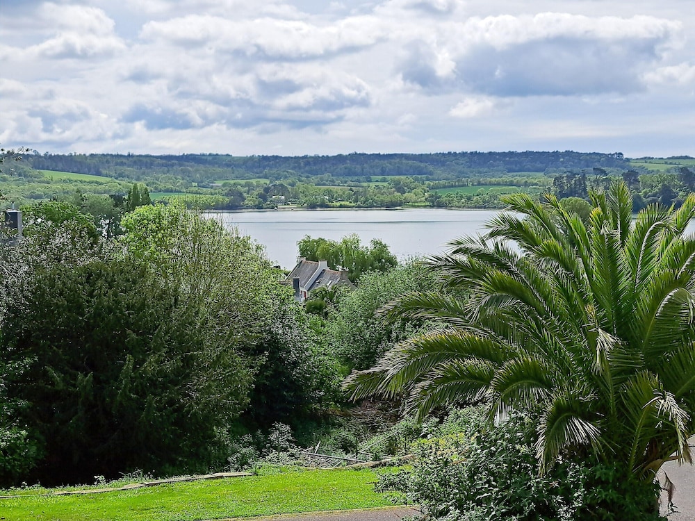 Holiday Home in Hanvec Near Bay of Brest
