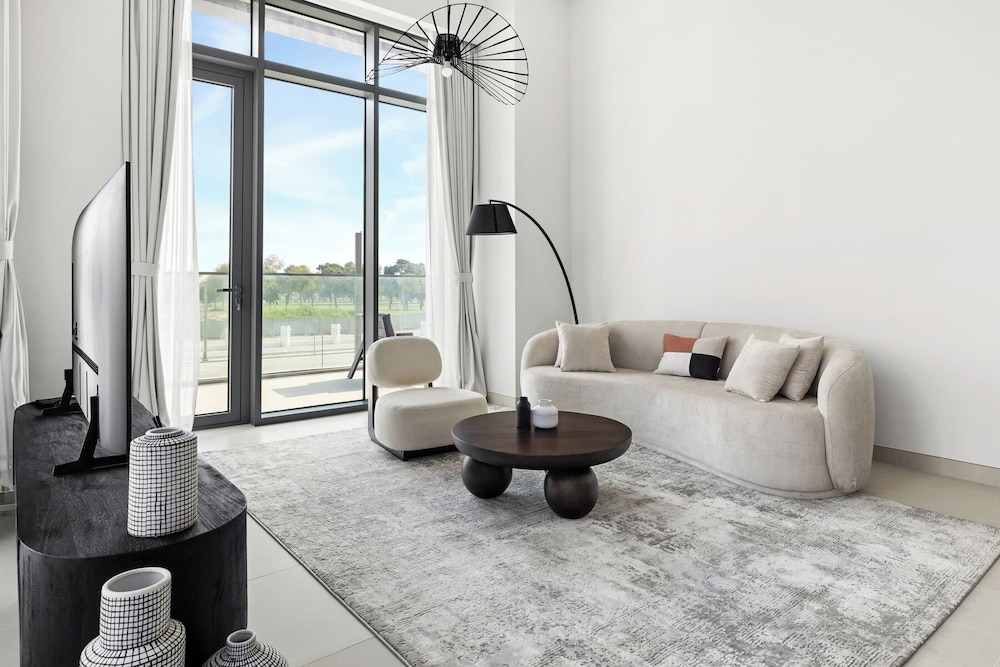 2BR plus M Pet-Friendly Prime Amenities