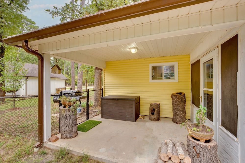 Holly Lake Retreat w/ 3 Community Pools & Yard view 3
