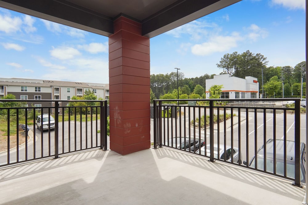 Luxe King 3BR Suite in North Raleigh