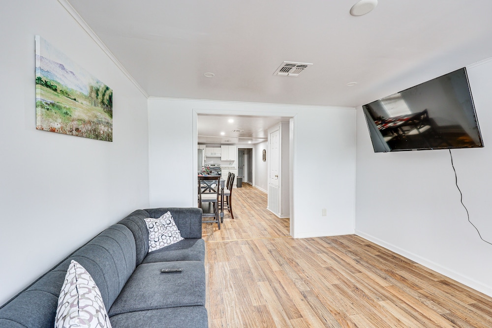 Charming El Dorado Retreat Near Main Street!