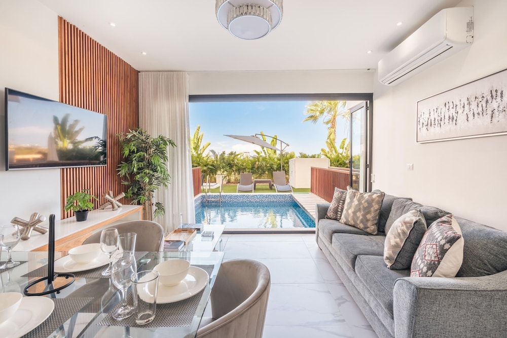 Apartment With Private Pool w 2br in cap Cana