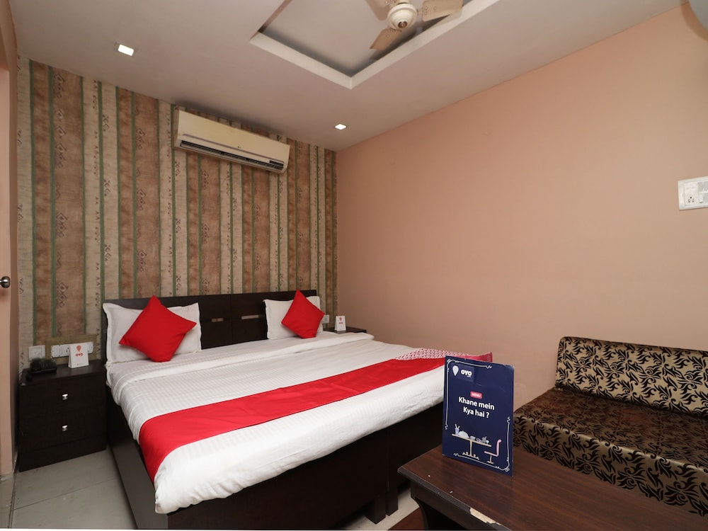 OYO 11722 Crystal Guest House